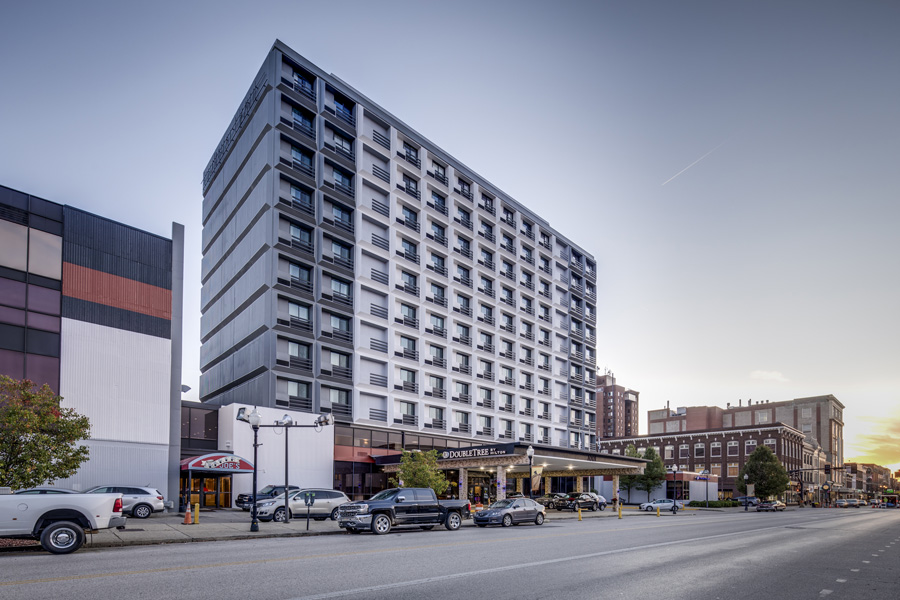 DoubleTree by Hilton Huntington Hotel Exterior